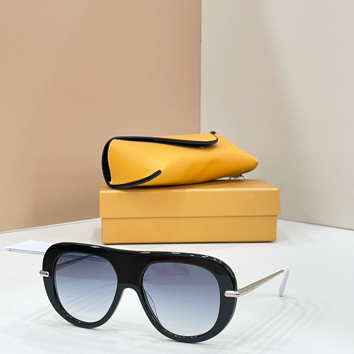 Loewe LW40186U Sunglasses