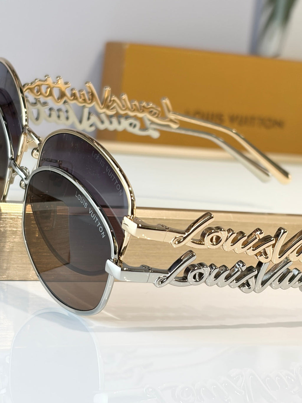 Louis Vuitton Z3193U Sunglasses